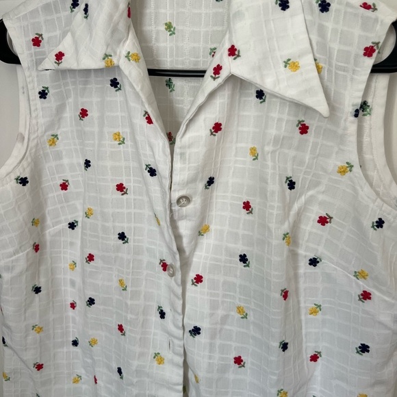 Vintage embroidered floral button up 🌸 - Picture 5 of 5